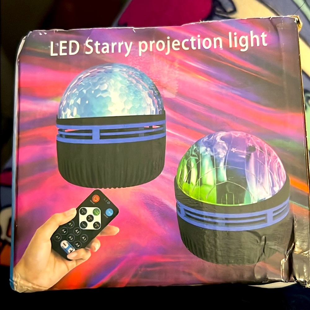 LED STARRY PROJECTION LIGHT W/ multiple settings CHECK VIDEO NWT